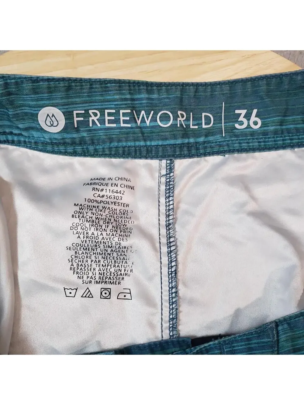 Freeworld Men’s Board Shorts Size 36 Blue/Green Striped Drawstring